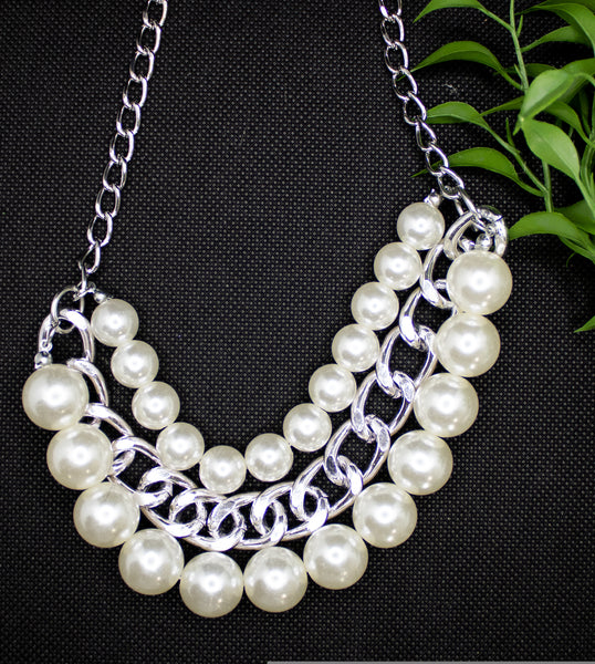 Glinting Goddess - Silver Necklace - Paparazzi Accessories – Bedazzle Me  Pretty Mobile Fashion Boutique